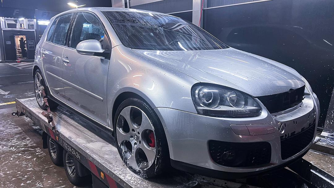 Vůz na náhradní díly VW Golf 5 GTI hatchbach 06 AXX GVT LA7W