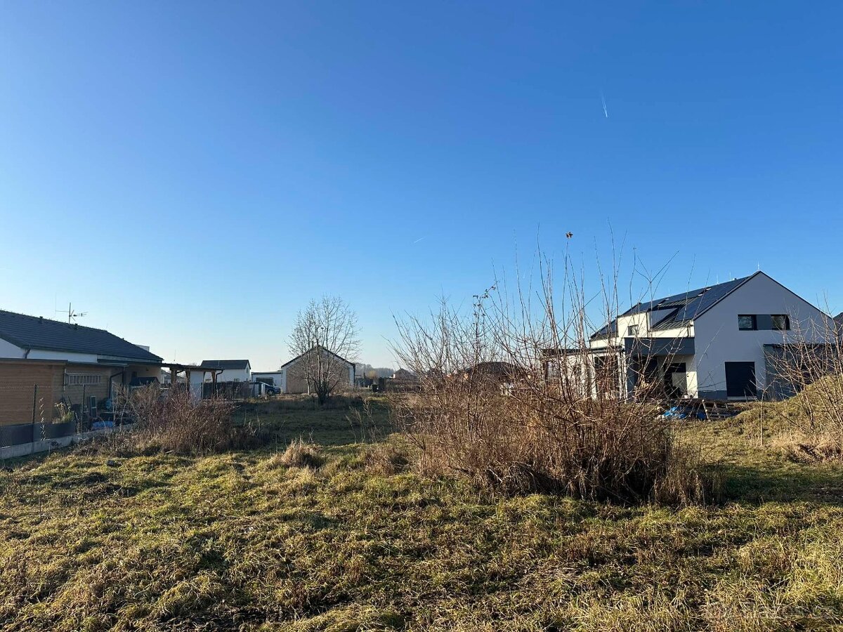 Stavební pozemek Dašice - 882 m2