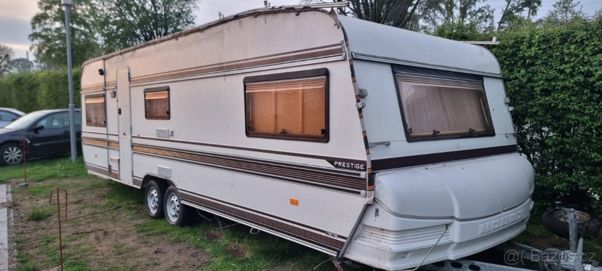KARAVAN OBYTNÝ PŘÍVĚS XXL HOBBY