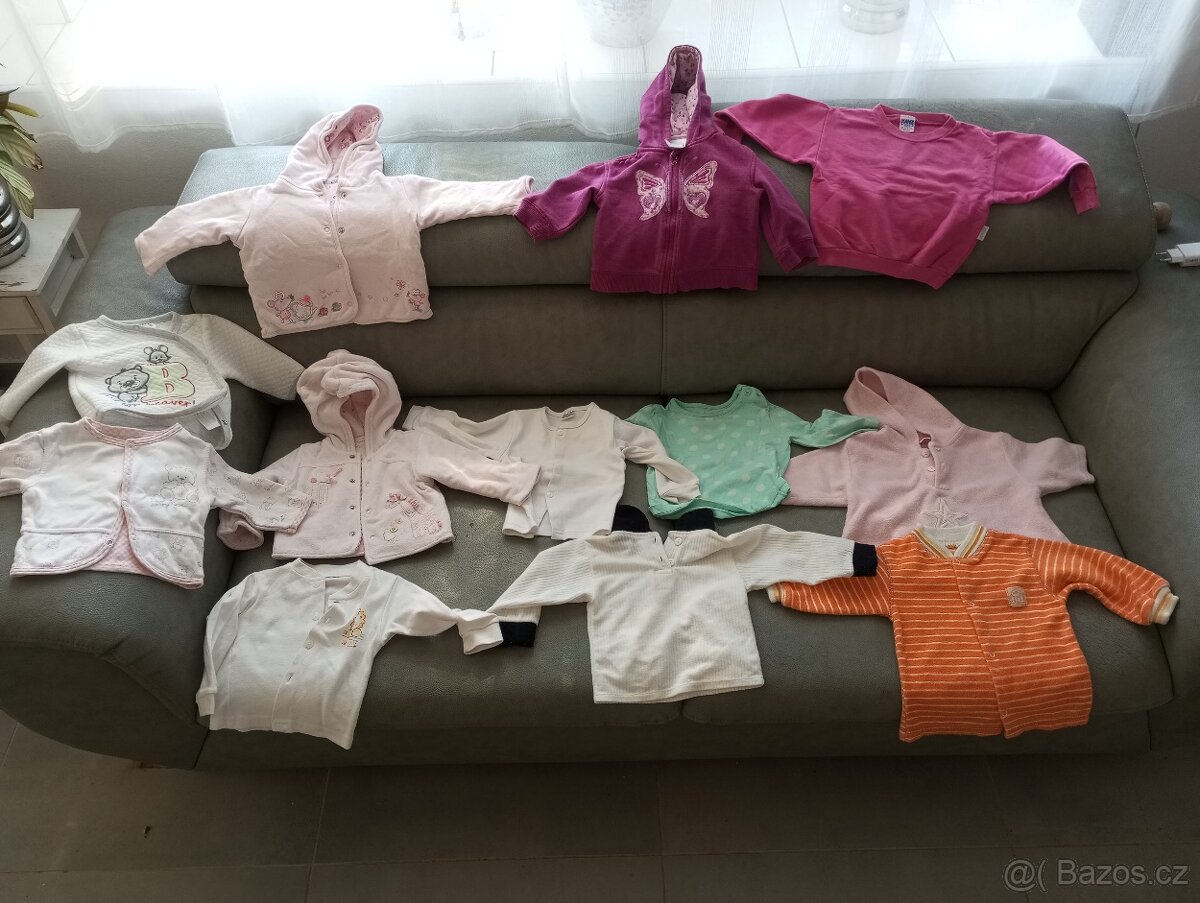 Body, dupačky, trička, čepice za celkem 149 Kč