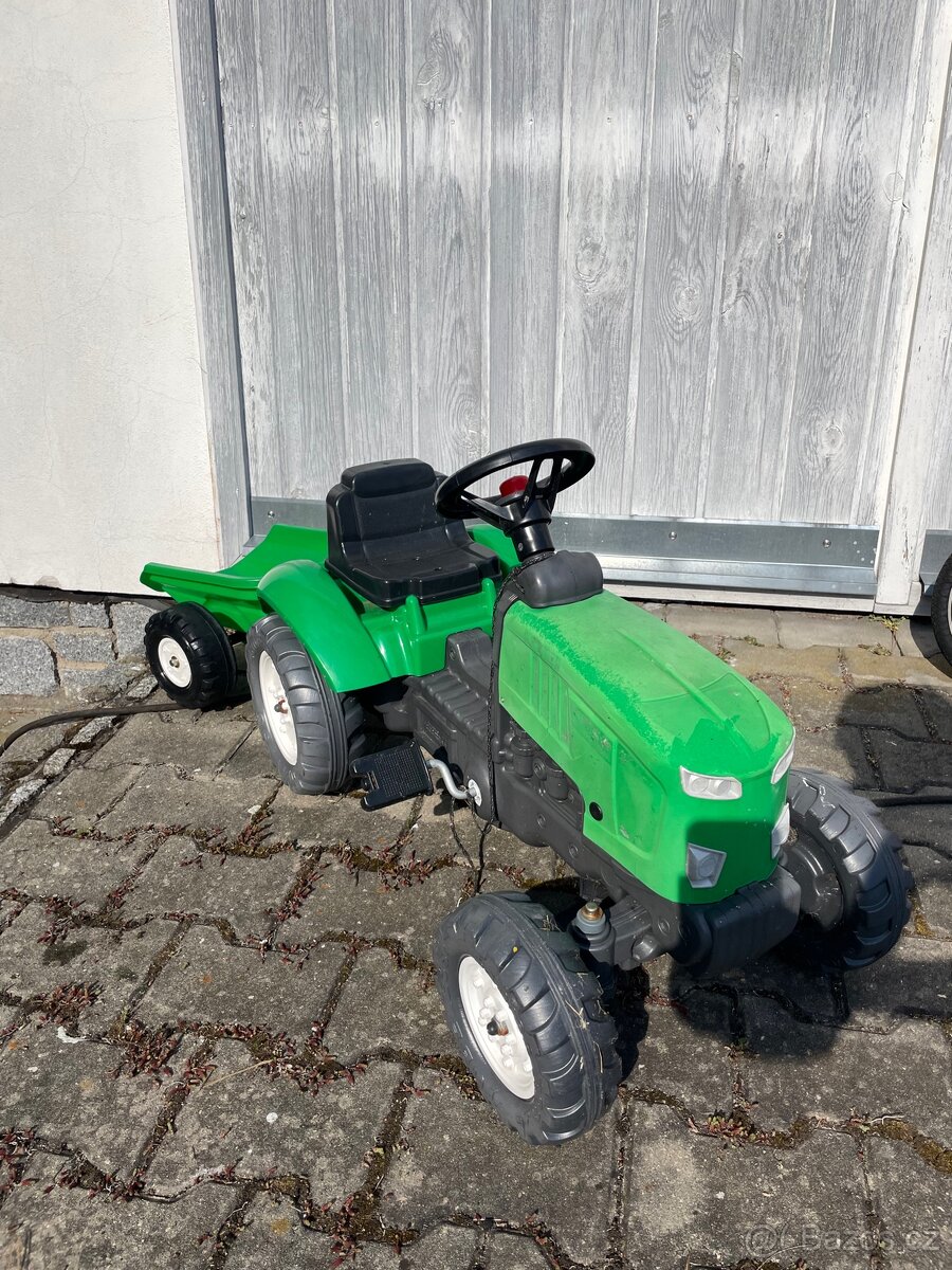 Šlapací traktor