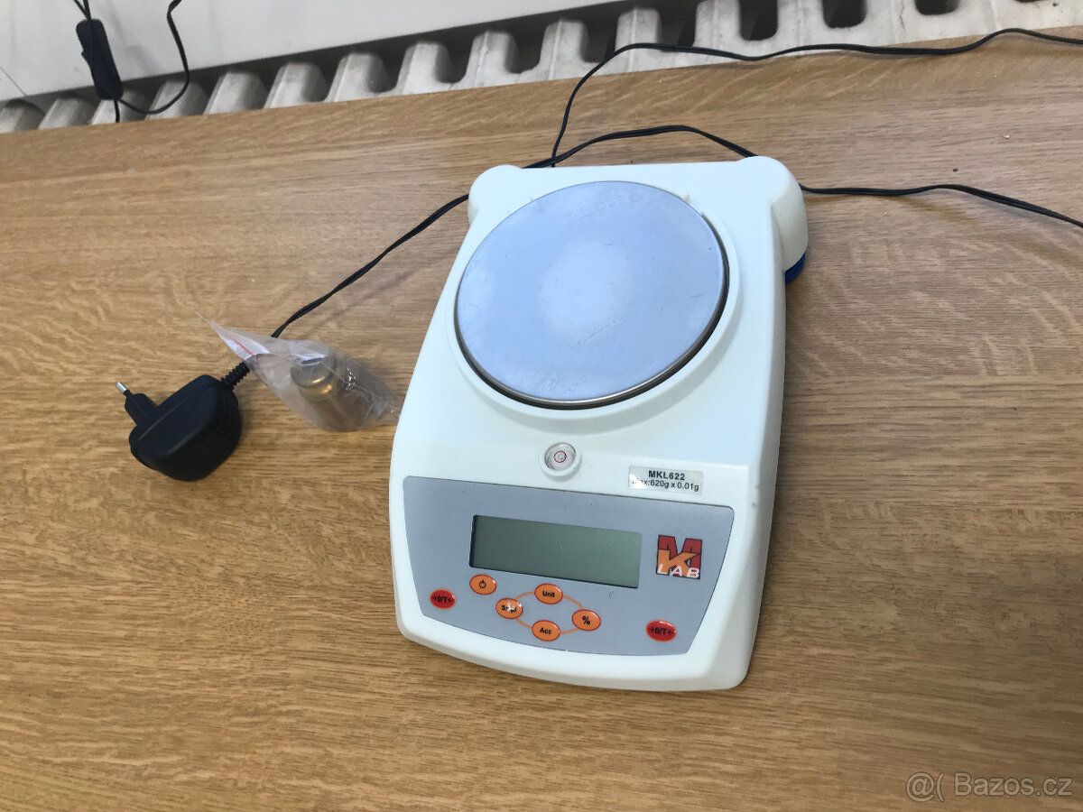 Digitální váha na počítání kusu, i laboratorní