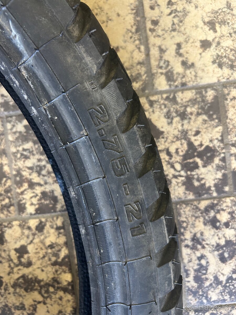 Enduro plášť