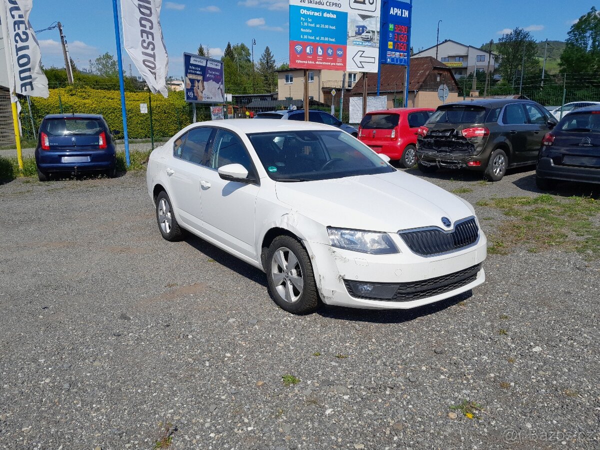 Škoda octavia 1,8 TSI DSG 132 KW serviska 2x klíč