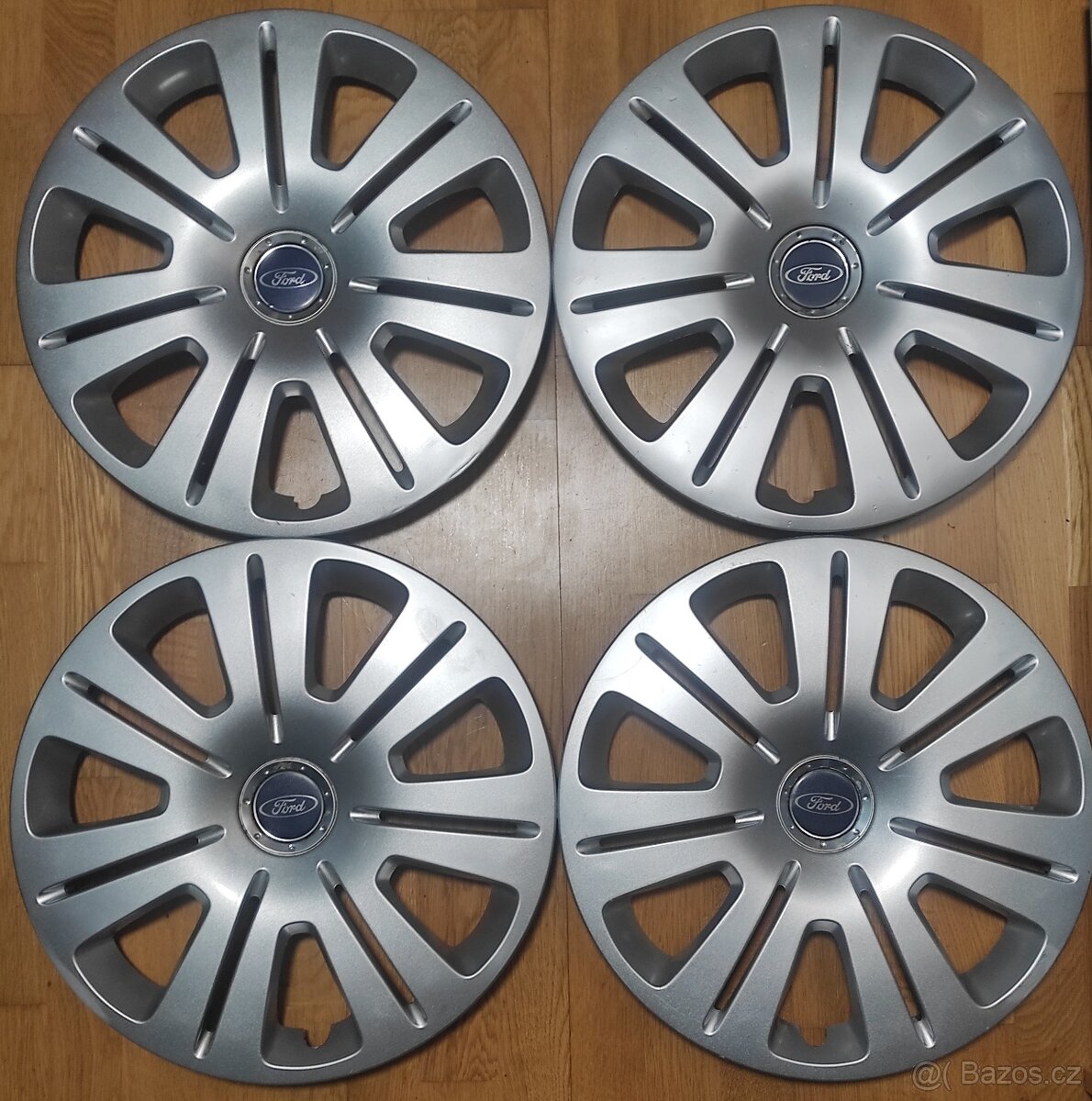 Sada 4 kusů poklic Ford (16")