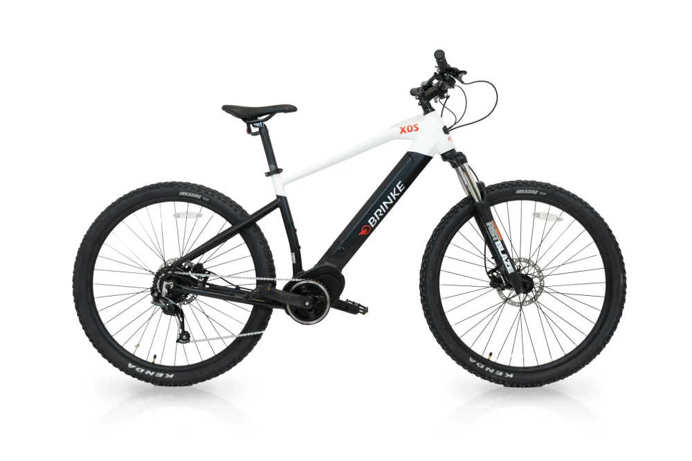 Brinke XOS bílá 2025 středový motor Bafang 400, baterie 17,5