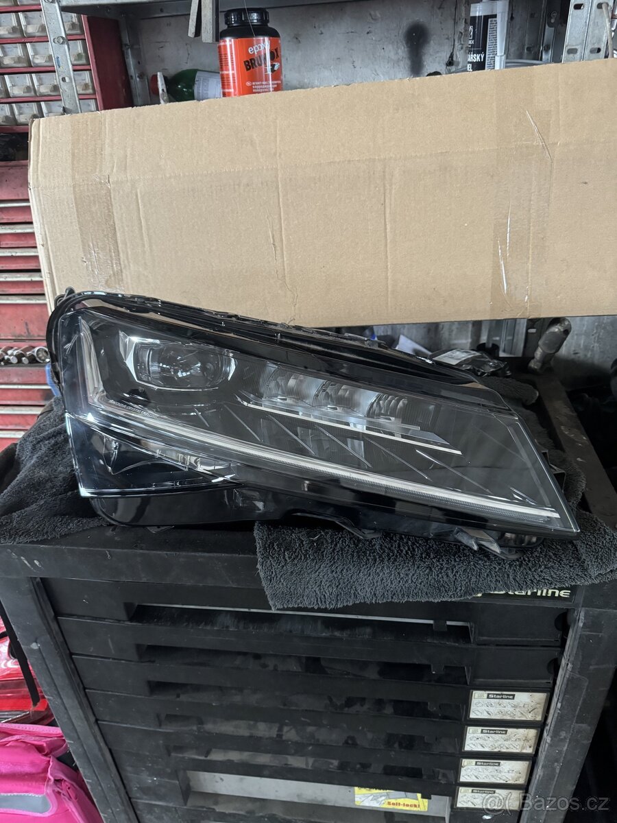 Skoda Superb 3 fl pravy prave predni full led svetlo