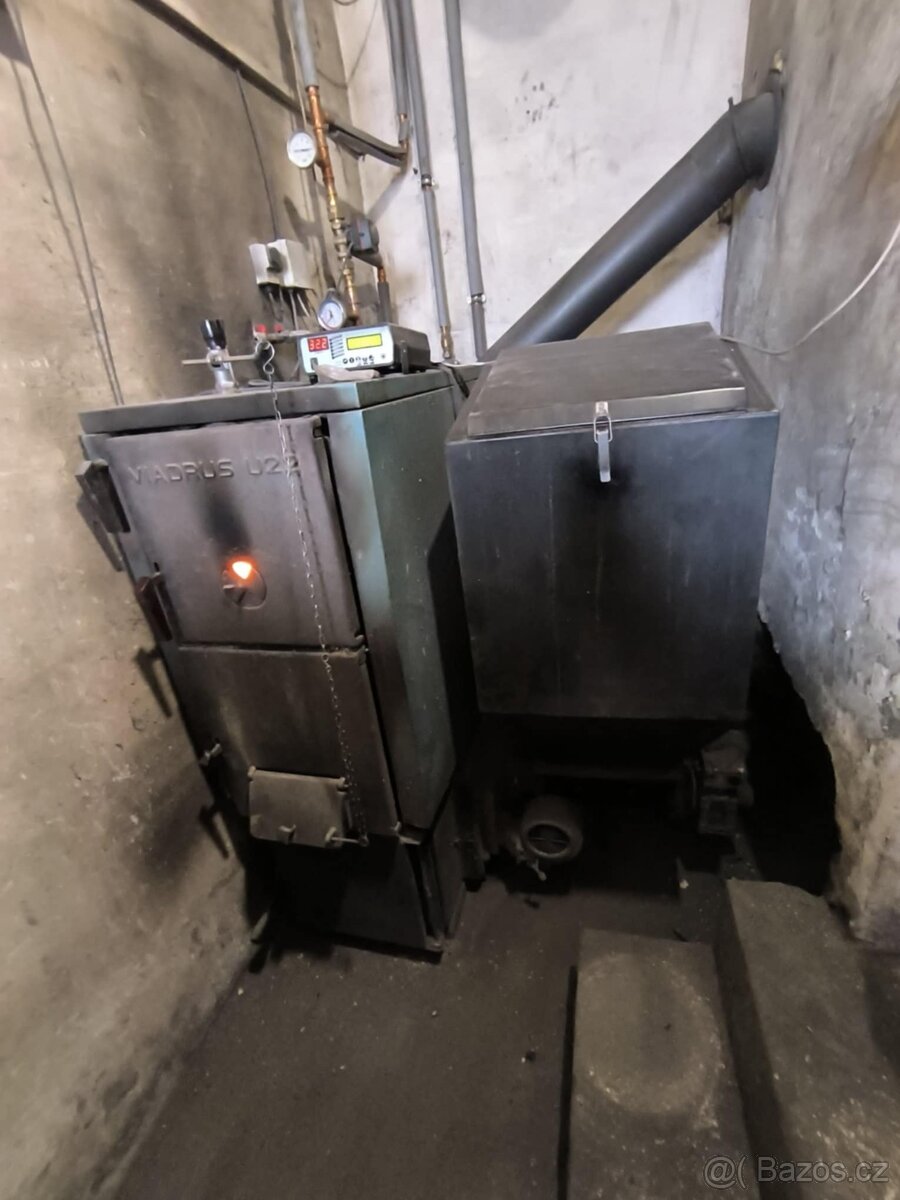 Kotel Viadrus U22 s přestavbou na automat na uhlí