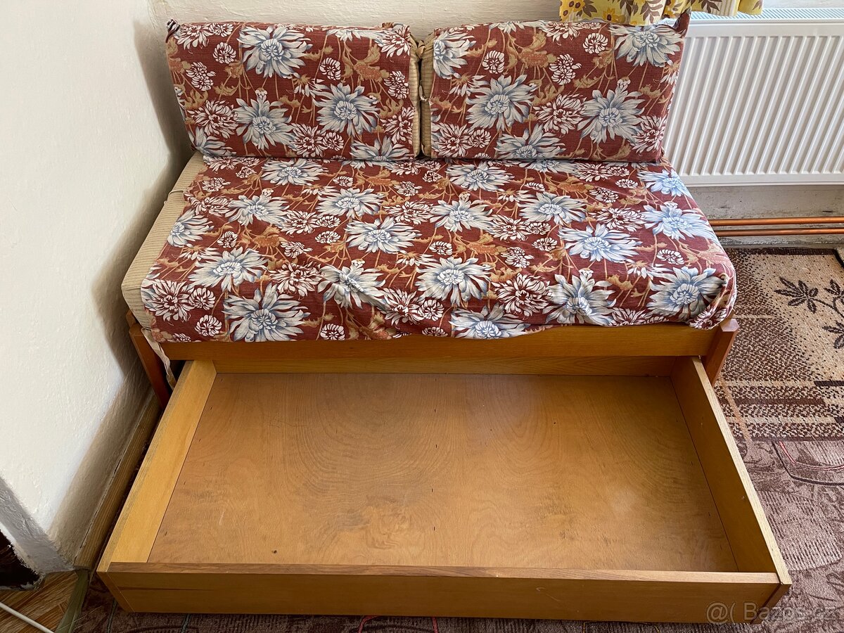 Sedačka pohovka postel 135-200cm, s velkým šuplíkem