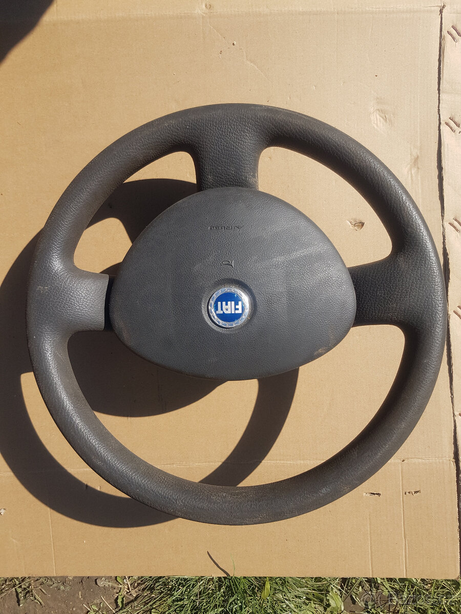 Fiat Punto volant