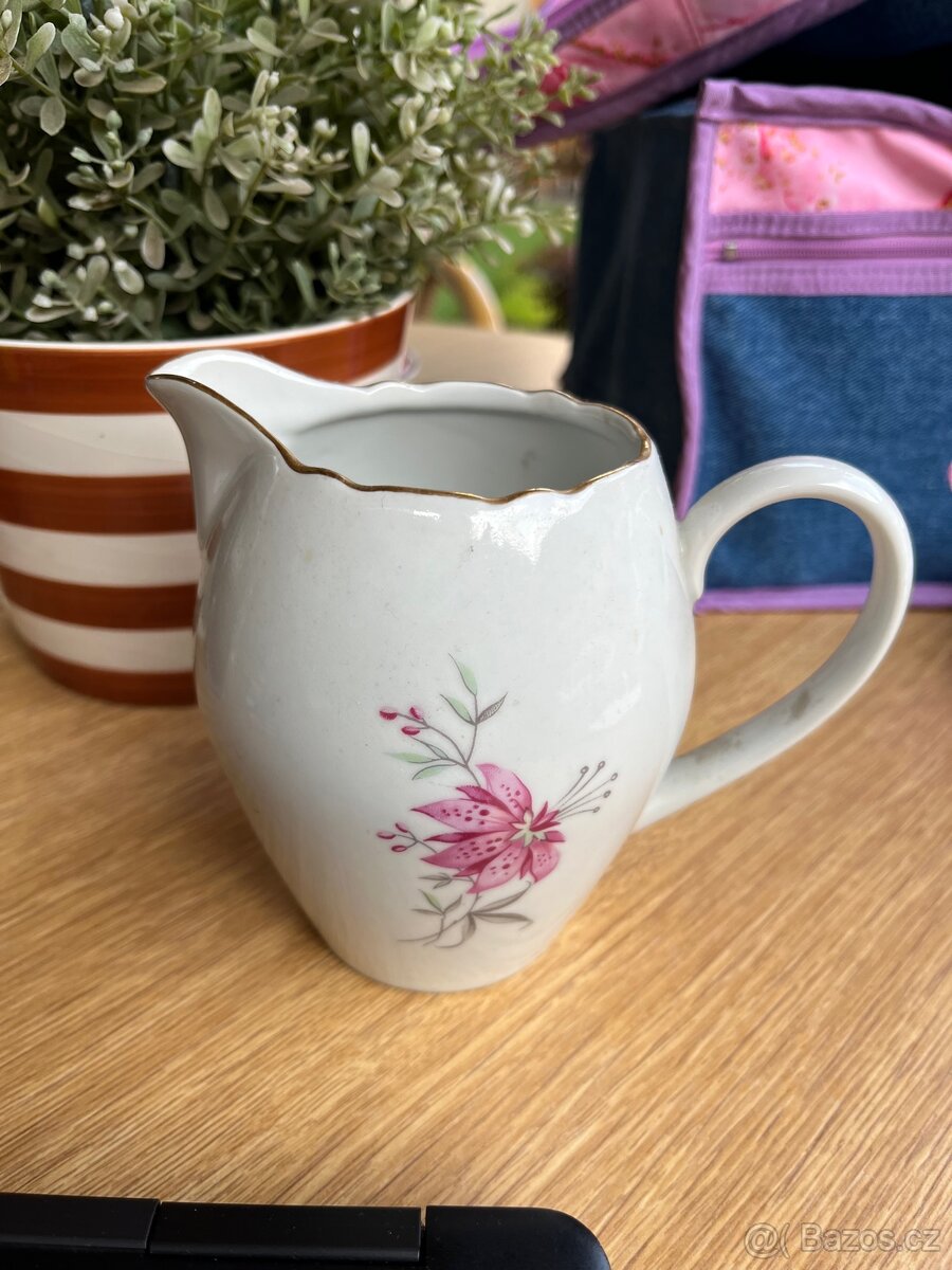 Starožitné hrníčky 2 ks