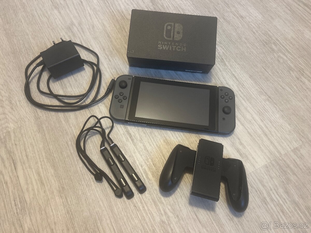 Nintendo Switch v super stavu + 9 her PRODÁNO