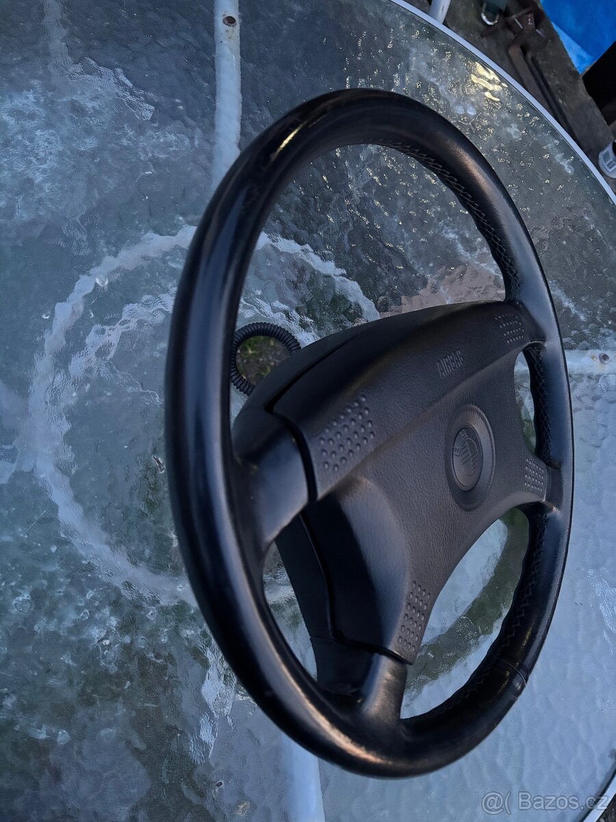 Volant e36,e34,e32 v pěkném stavu