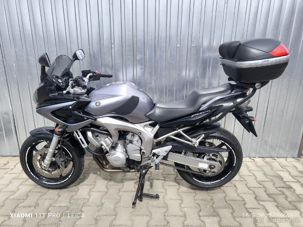 Yamaha FZ6S Fazer.