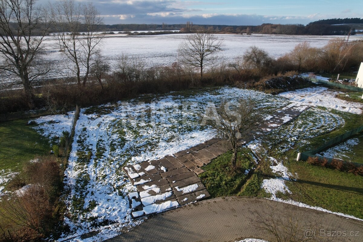 Lysá nad Labem, prodej stavebního pozemku 999 m2, okr. Nymbu