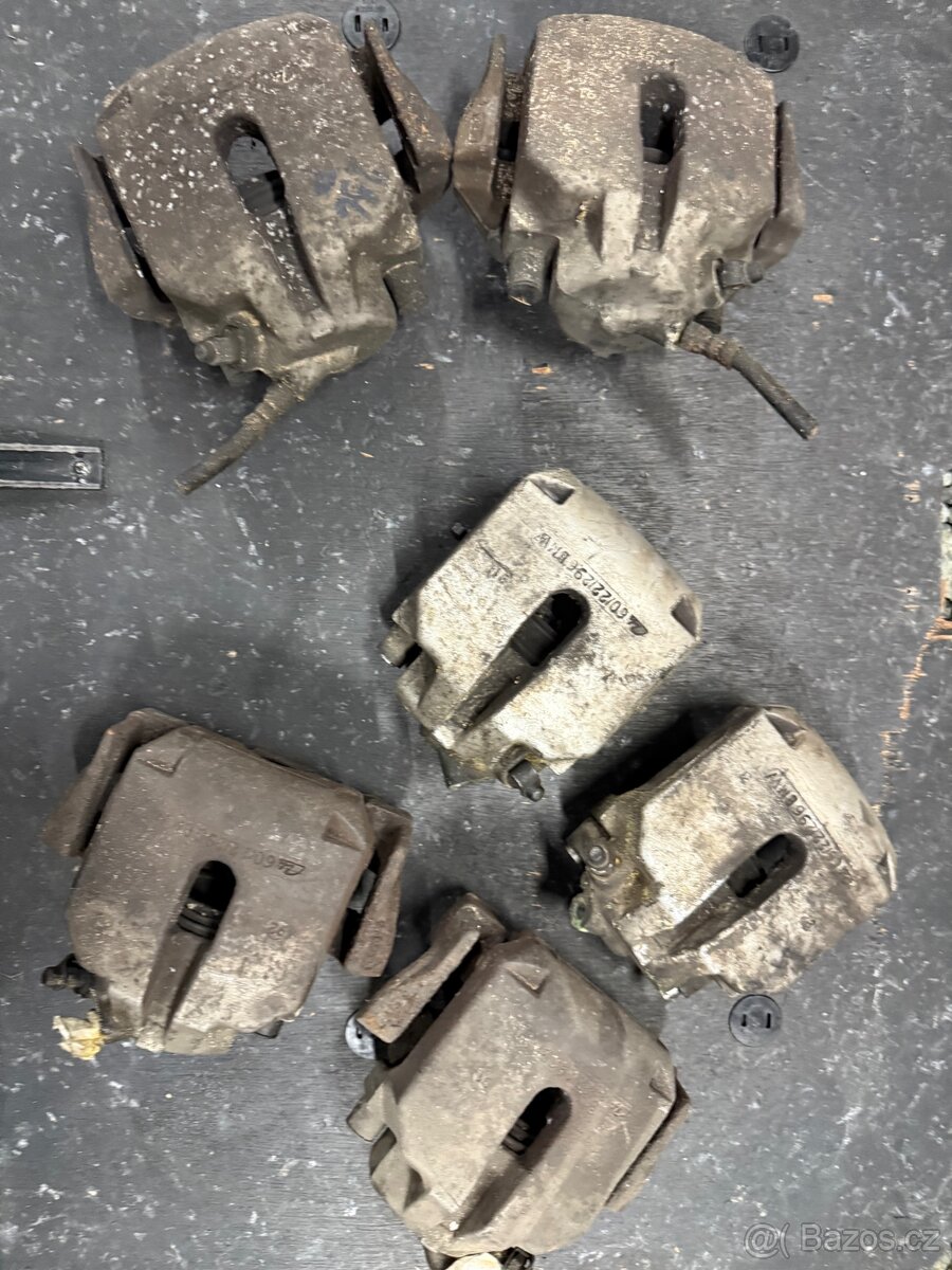 BMW E39 Brzdové třmeny