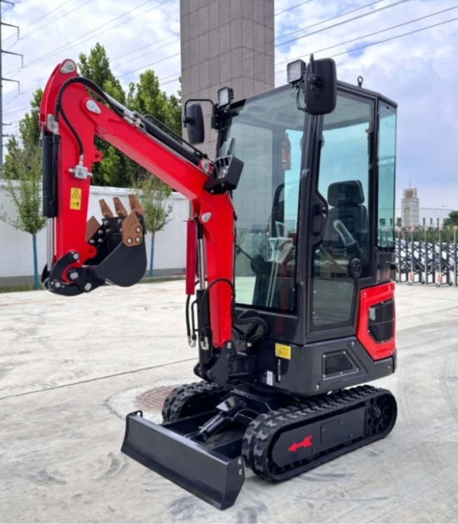 bagr s kabinou, kabinový bagr, motor Kubota, minibagr