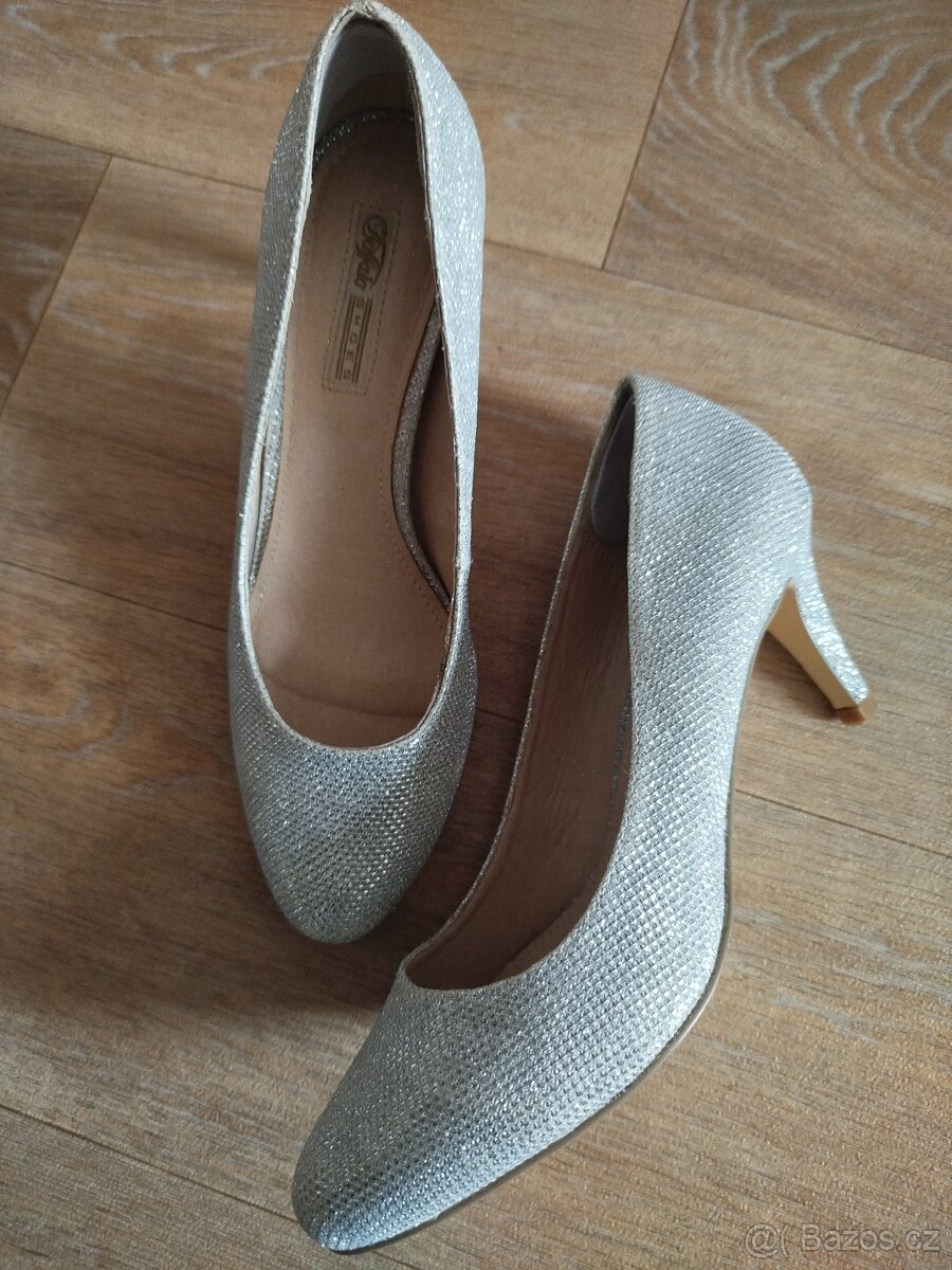 Stříbrné lodičky Buffalo, vel. 38