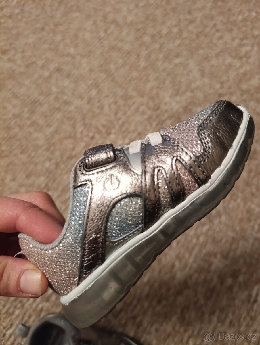 Clarks boty nové 22