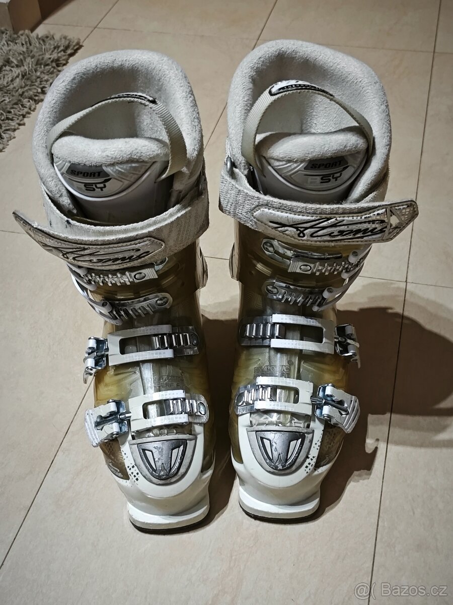 Lyžařské boty Atomic Hawx