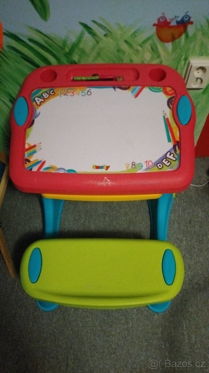Dětský stoleček s lavicí smoby