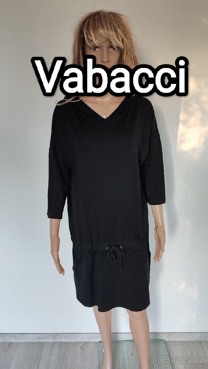Teplákové šaty s kapucí a kapsami Vabacci M/L