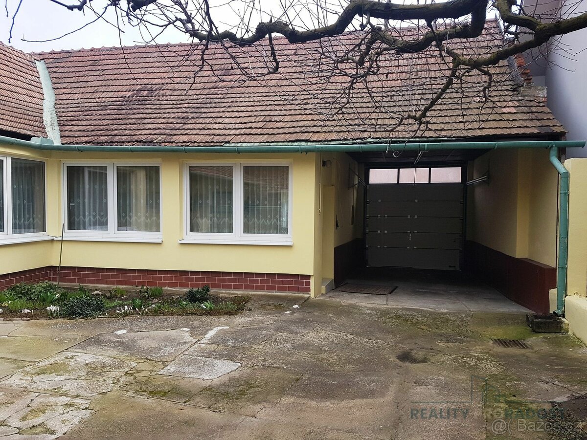 Prodej rodinného domu 132 m² s garáží a zahradou, pozemek 71