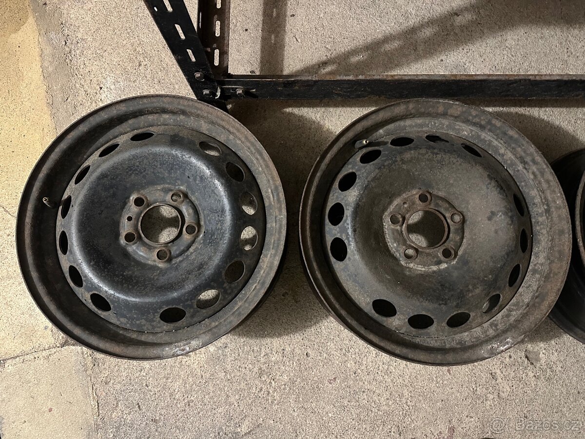 Volvo / Ford plecháče R16 5x108