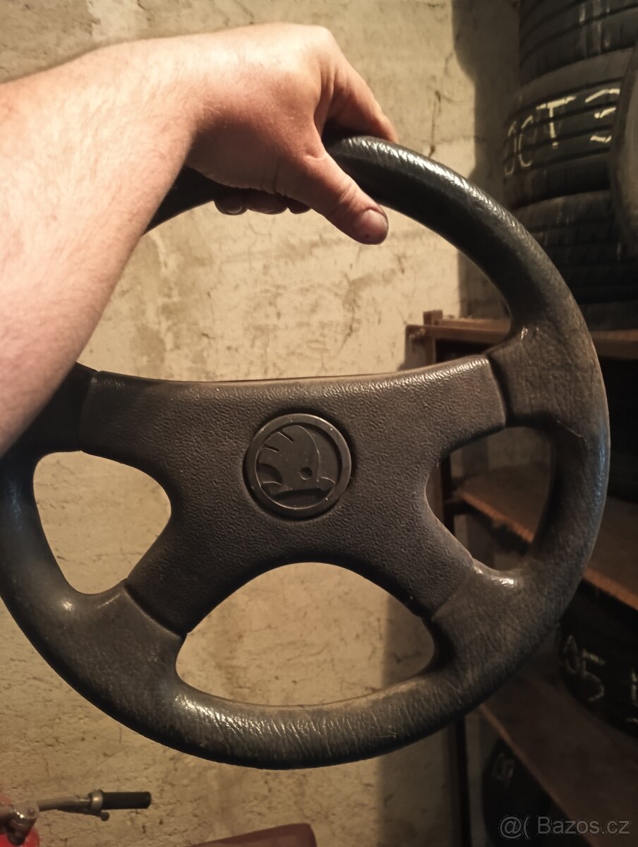 Volant favorit sport pěkný stav