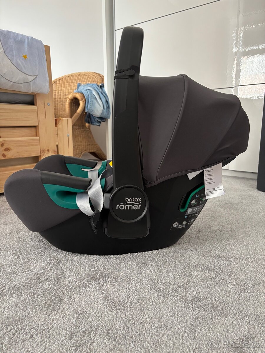 Britax Römer Baby-Safe 3 i-Size Midnight Grey