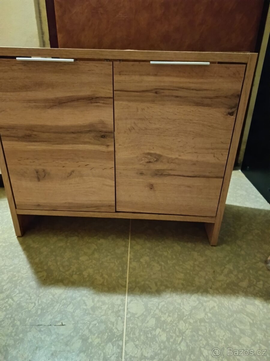 Skříňka pod umyvadlo. Nova