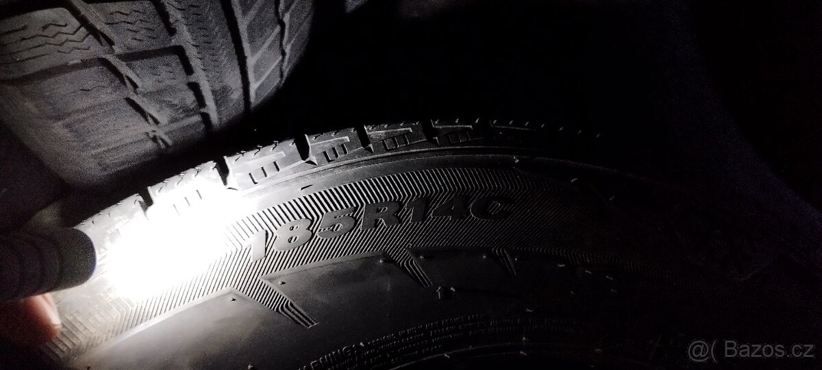 Prodám dvě zimní pneumatiky 185 R14 C