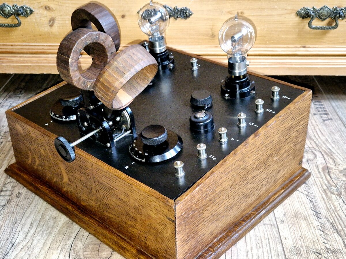 Starožitné rádio Burndept, Anglie, 1925