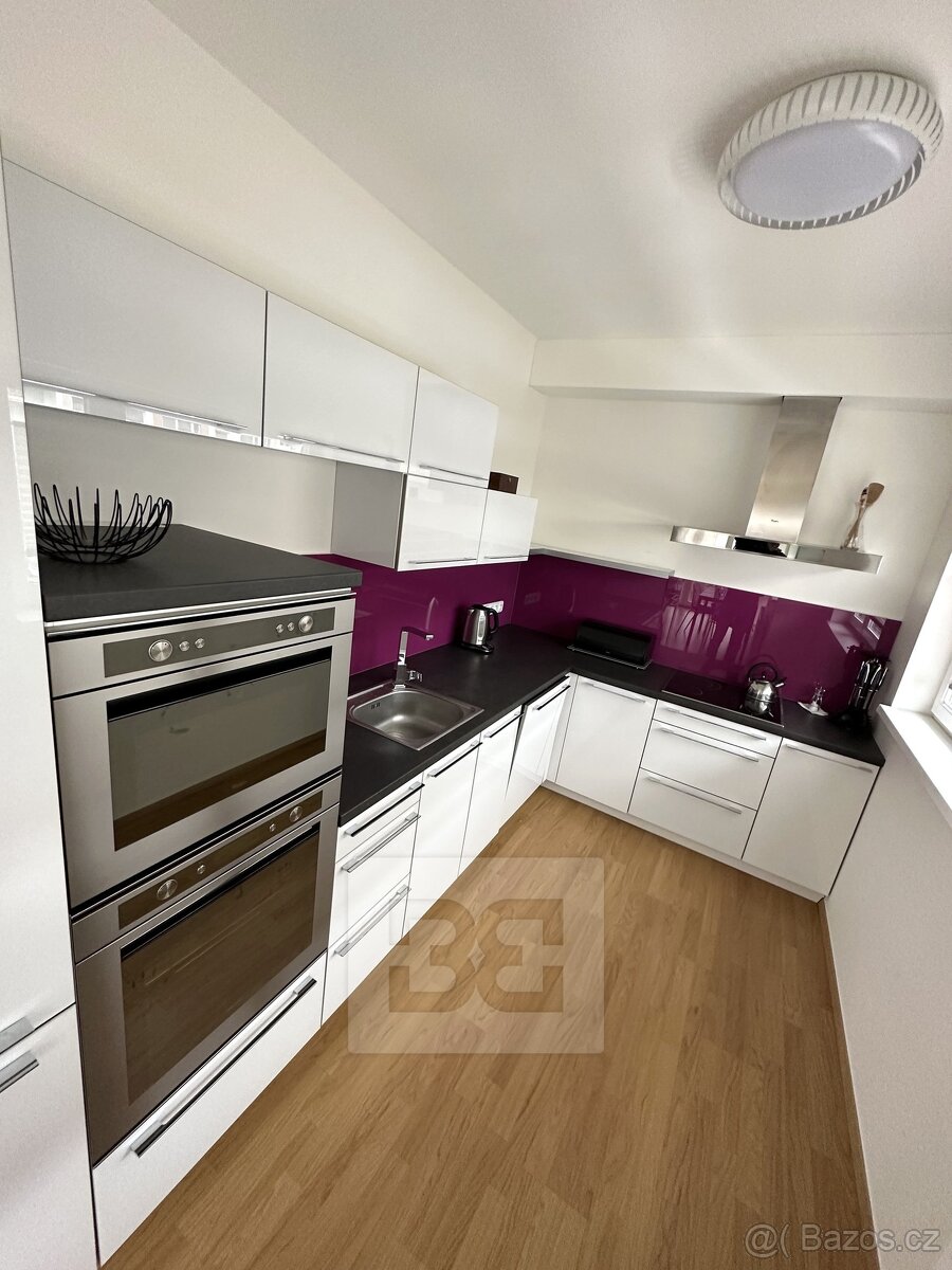 Pronájem bytu 2+kk 59 m2 s garážovým stáním v ceně