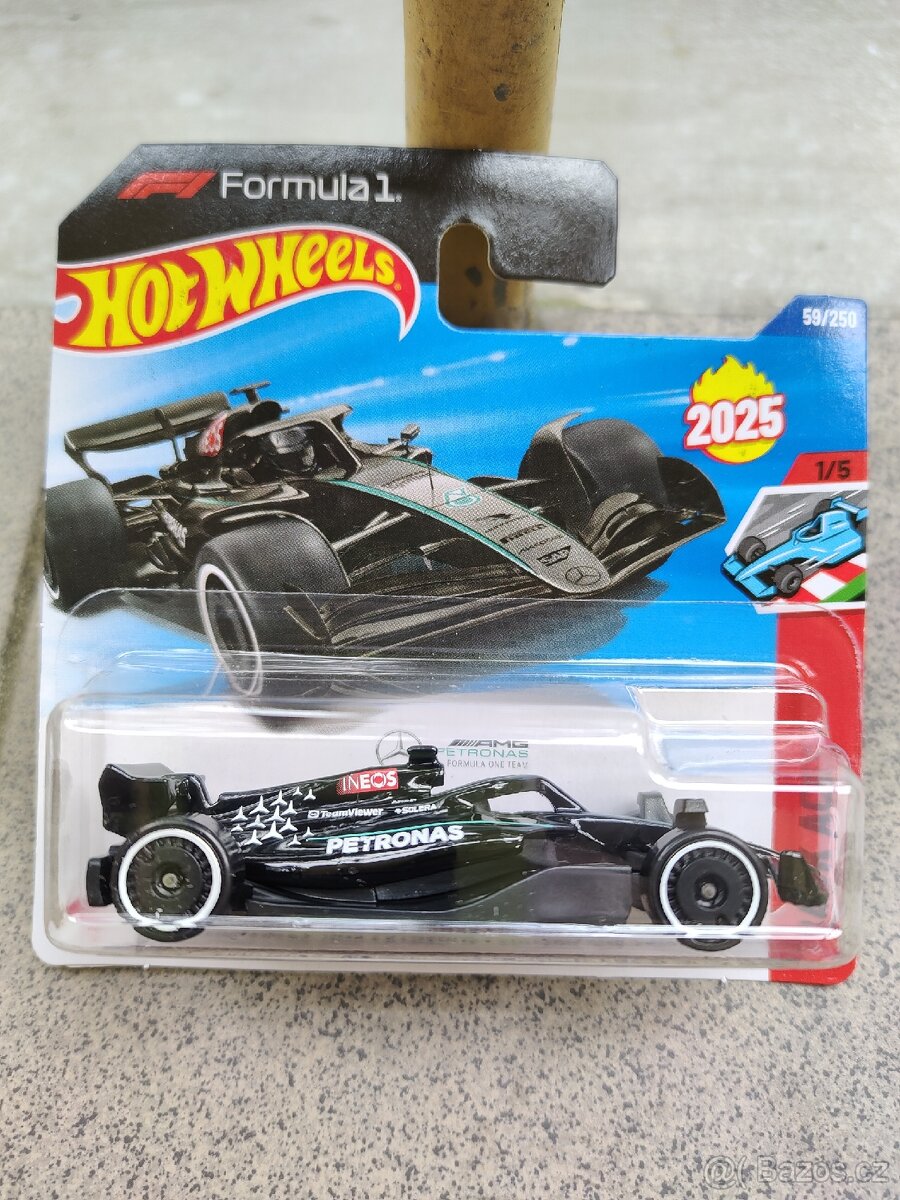 HOT WHEELS MERCEDES-AMG PETRONAS