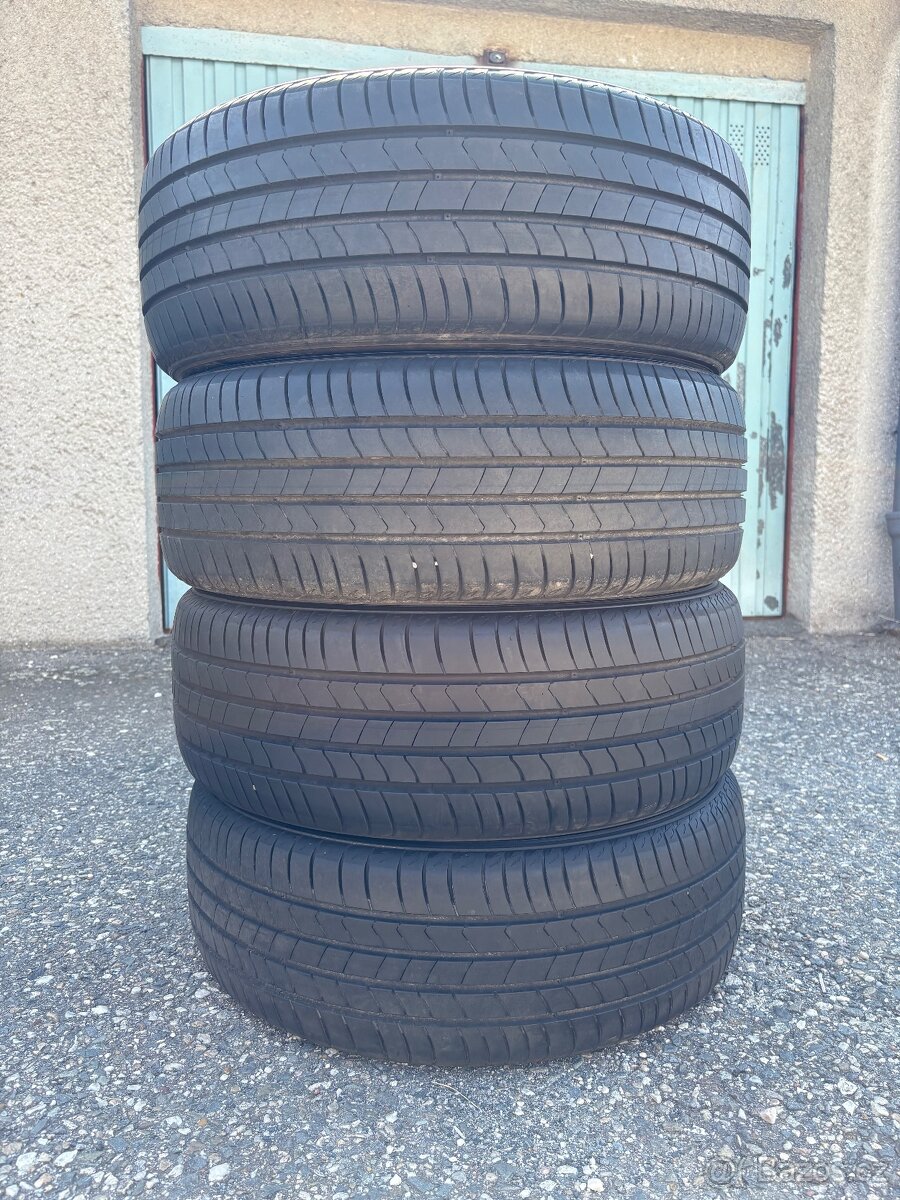 Letní pneu 215/55 R18
