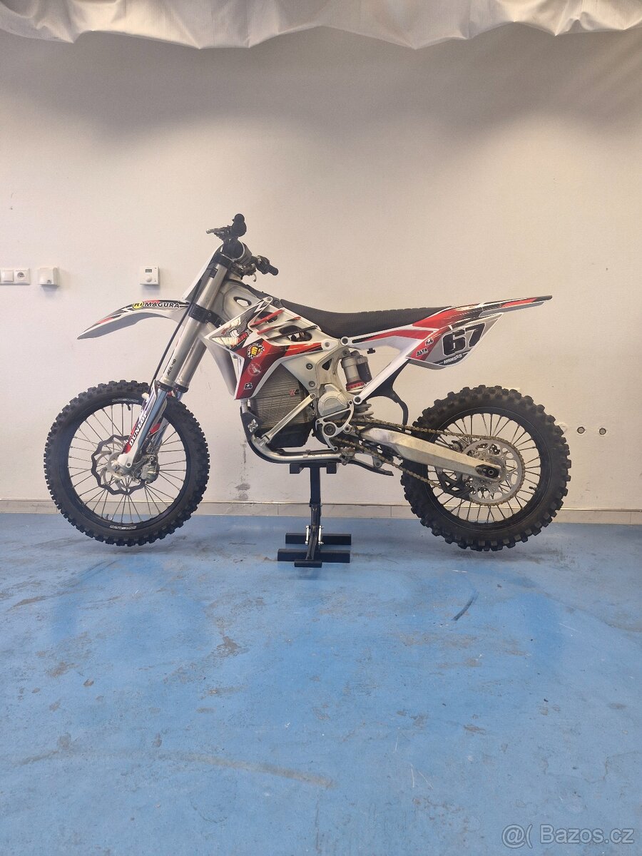 ALTA Redshift MXR, elektro, jako Stark varg