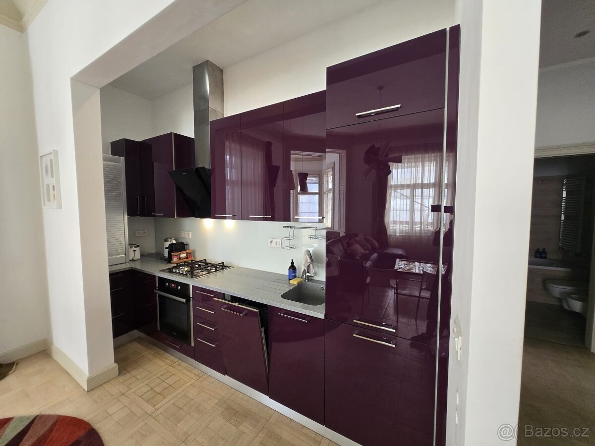 Kuchyně GORENJE s kamennou deskou