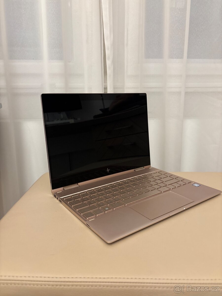 Stylový notebook HP Spectre x360 Convertible 13-ae004nc