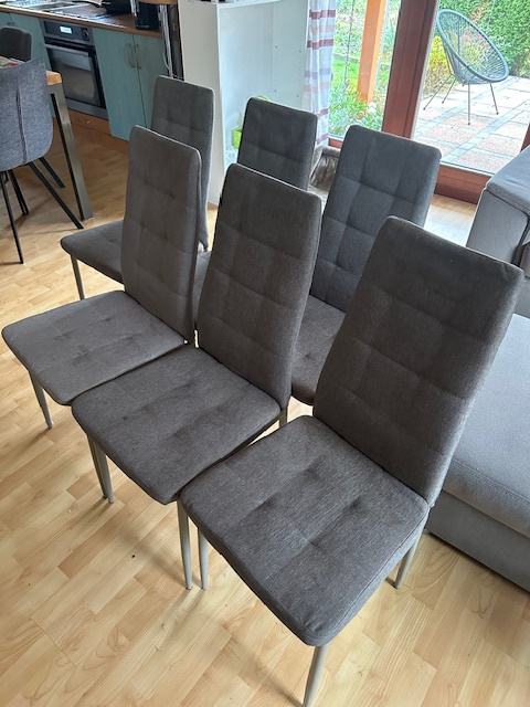 Sada jídelních židlí