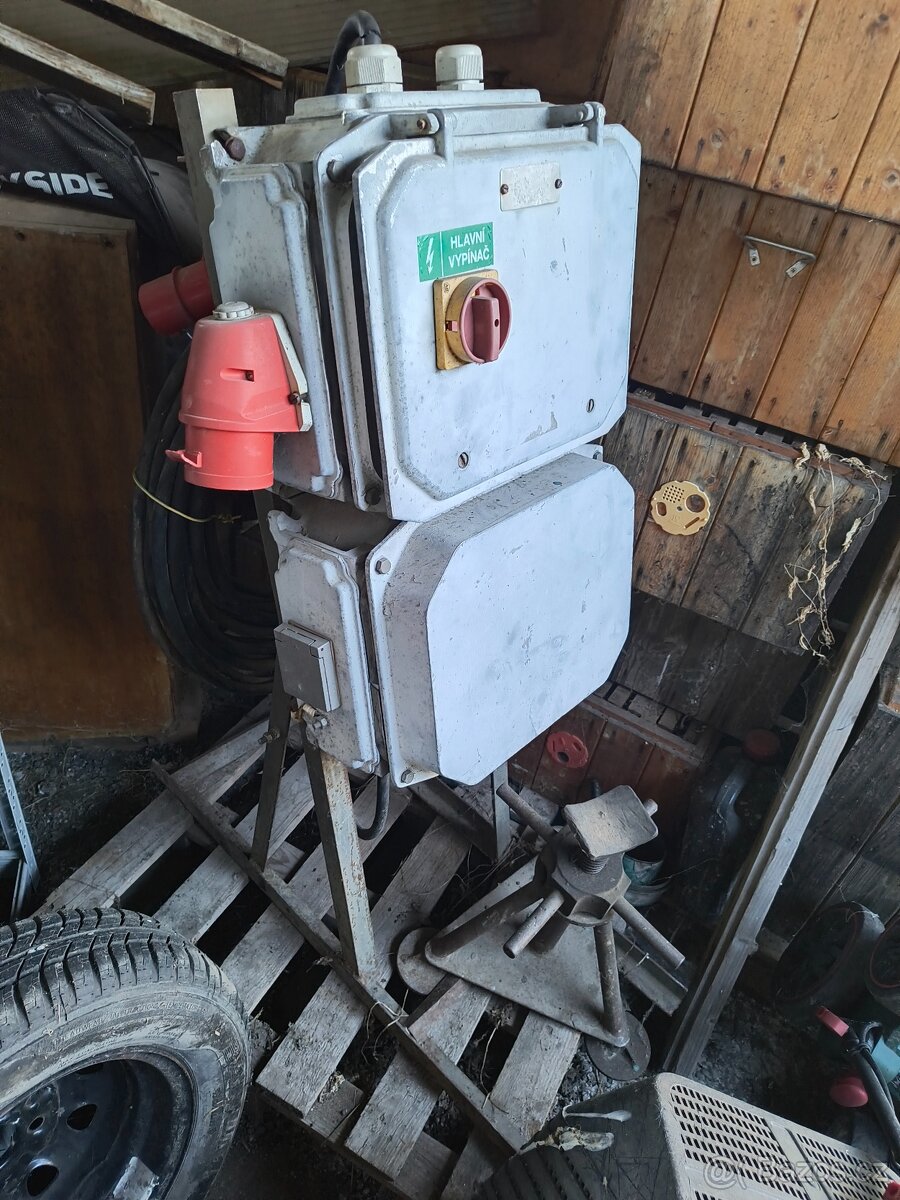 Stavební rozvaděč.