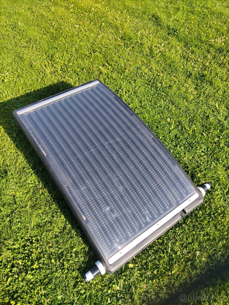Solární panel k bazénu