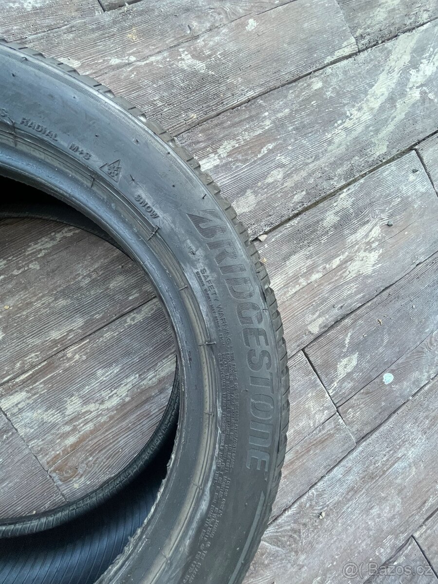 4x Pneu BRIDGESTONE BLIZZAK LM005 (205/55 R16)