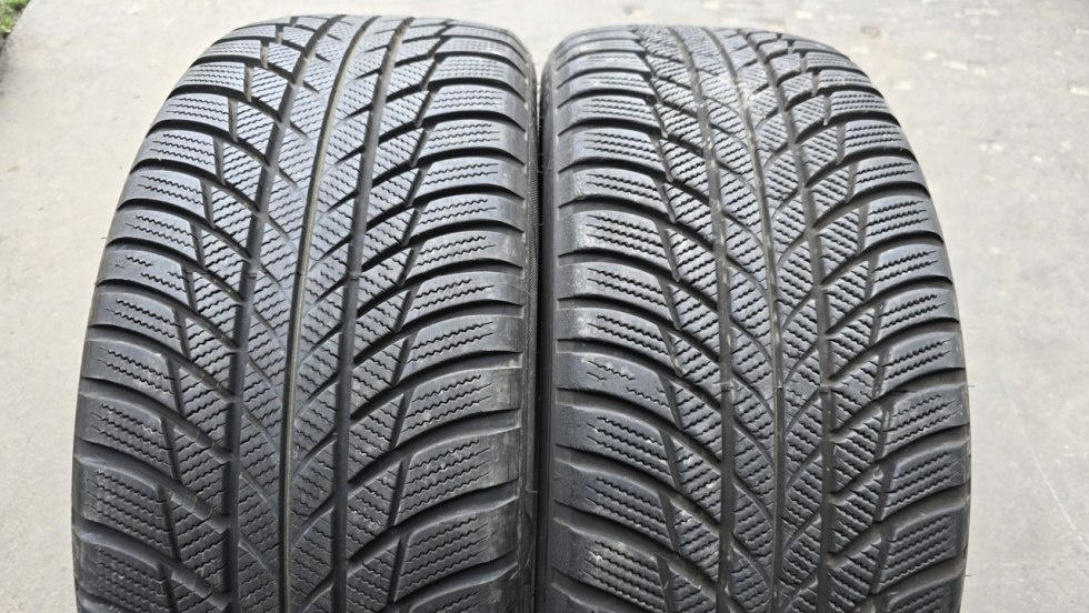 Zimní pneu 225/45/18 Bridgestone