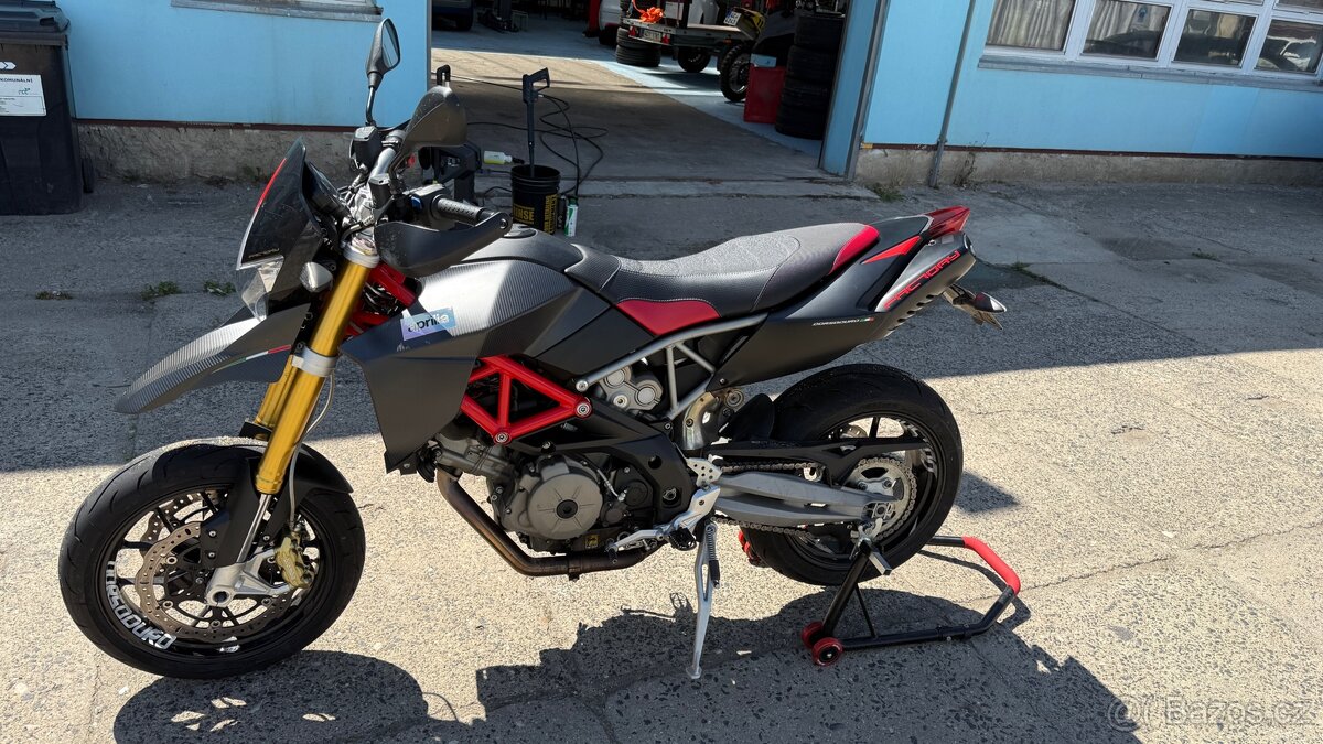 Aprilia Dorsoduro Factory 750