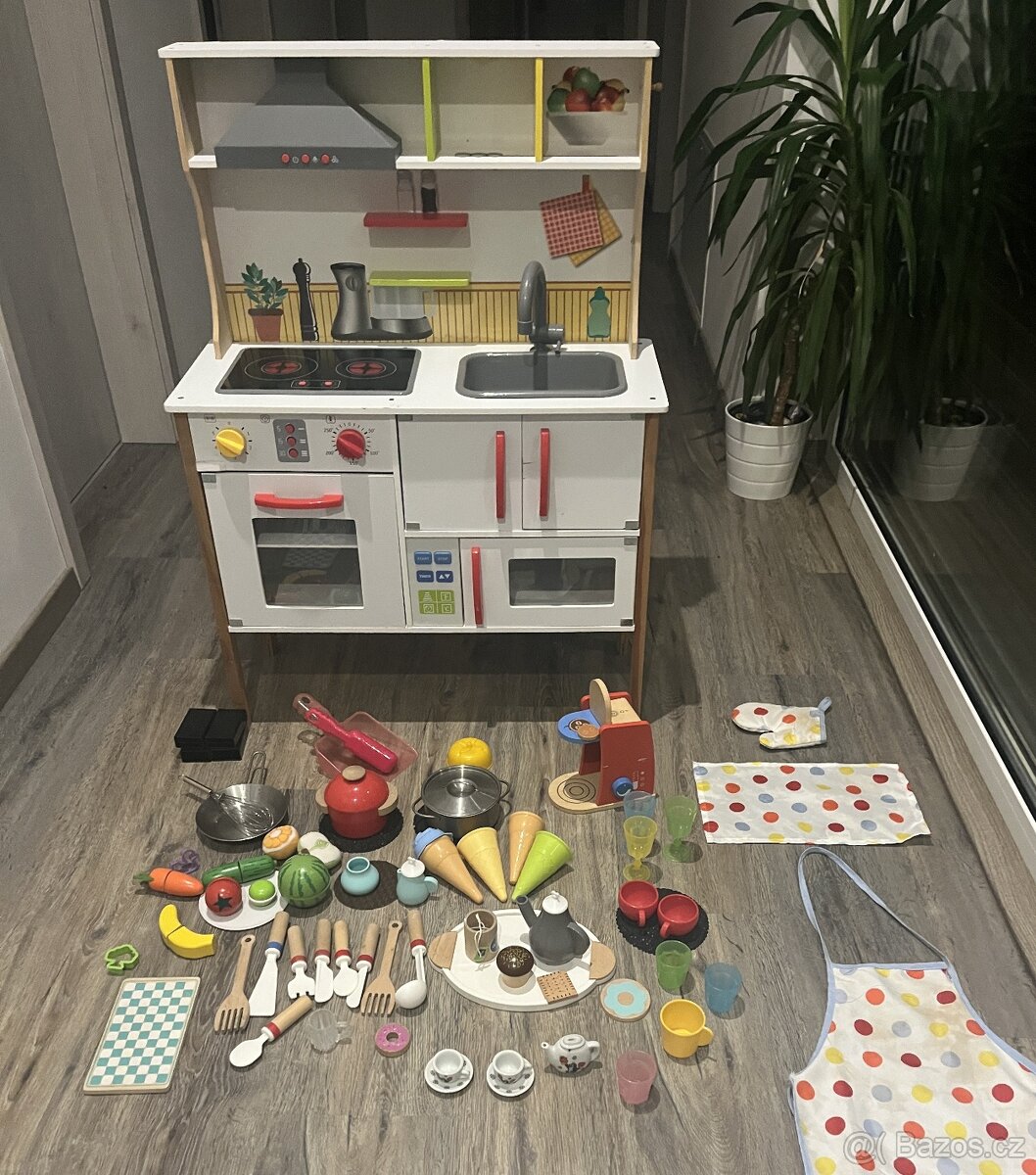 Detska kuchynka LIDL Playtive + bohate prislusenstvi