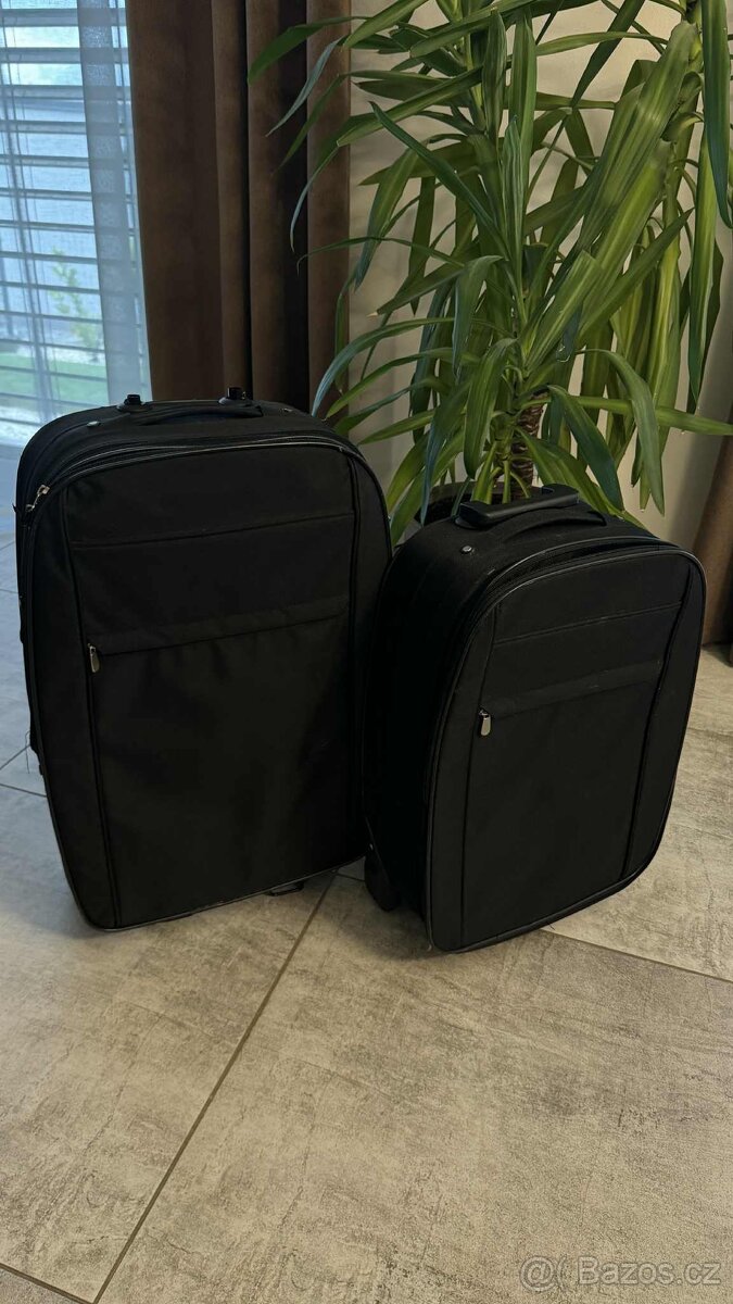 2x cestovní kufr, plátěný, vystužený.