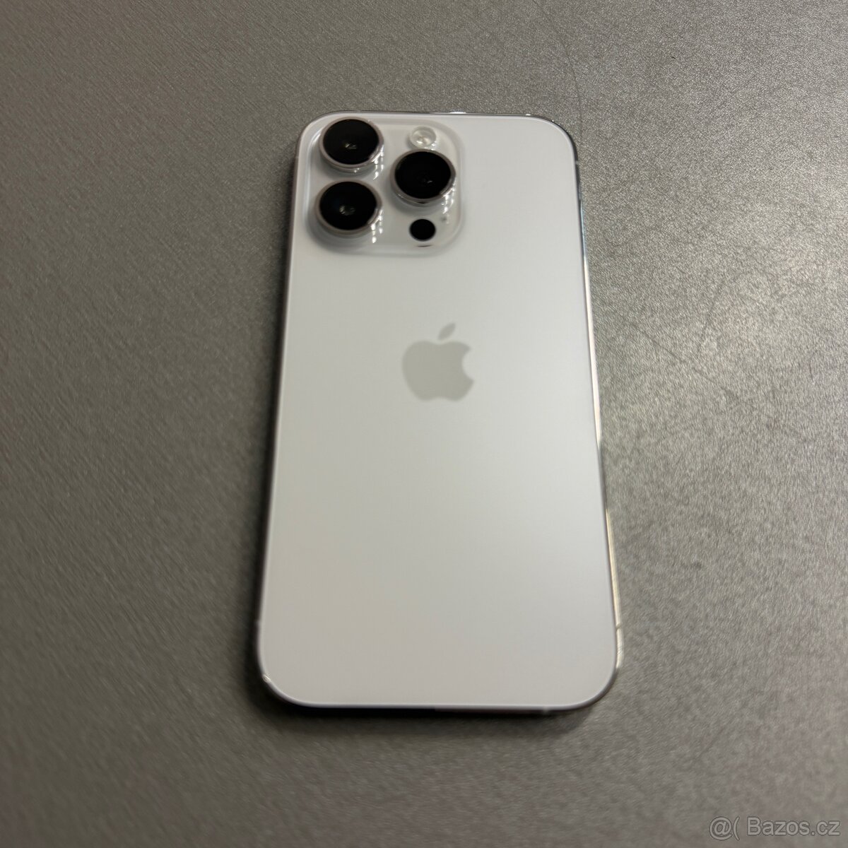 Jako nový iPhone 14 Pro 128GB silver, rok záruka