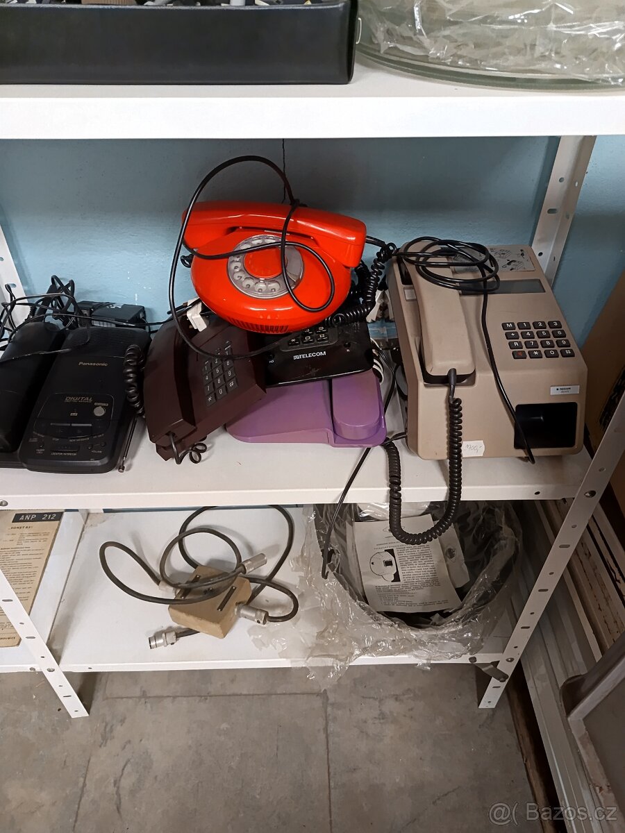 Telefony retro