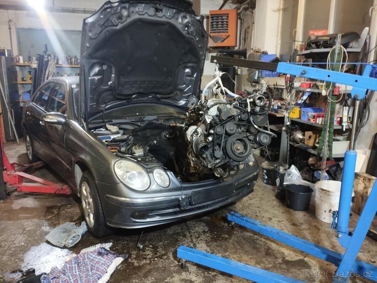 Prodám motor z Mercedesa W211